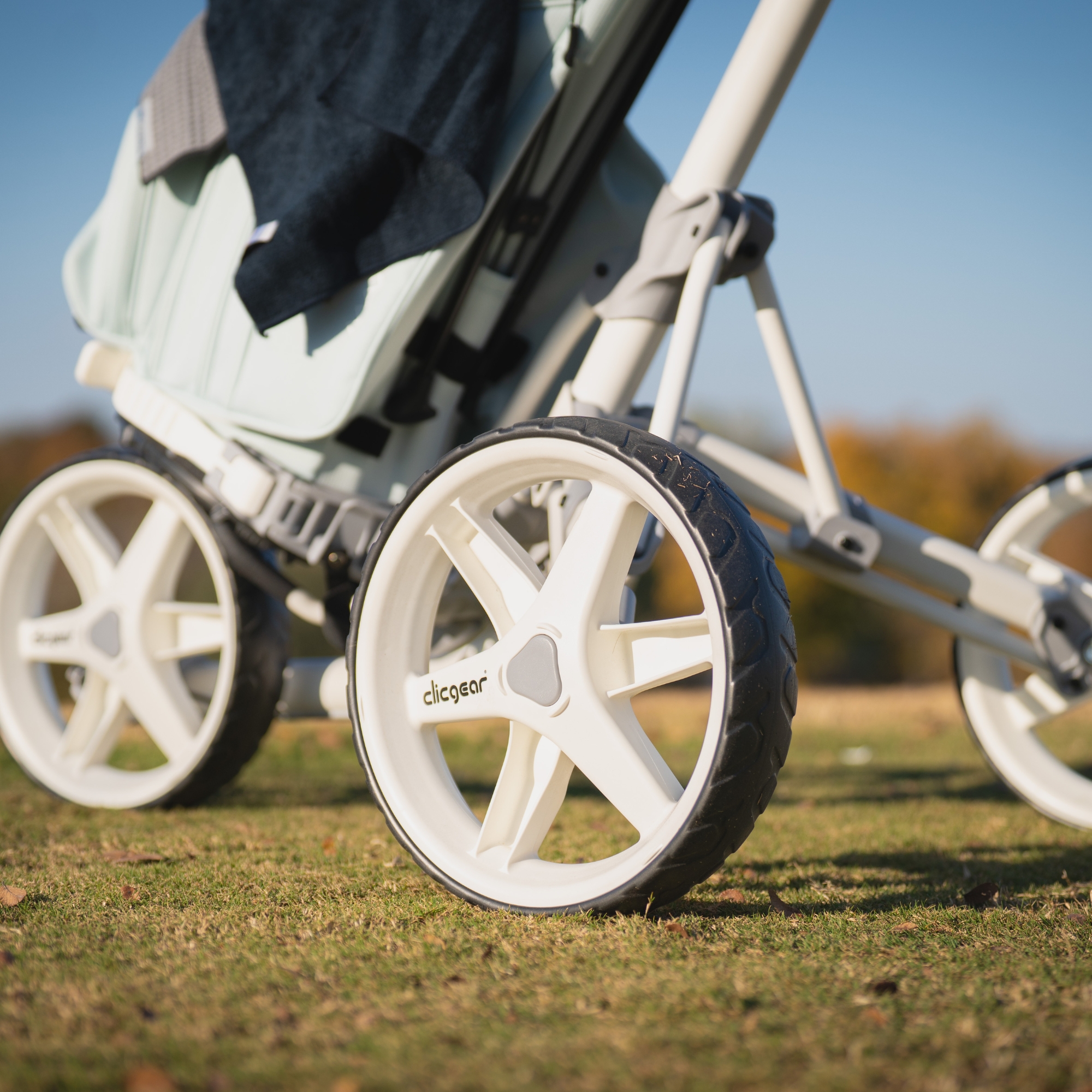 Clicgear 4.5 Golf Push Trolley in white
