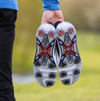 Payntr golf shoes on course